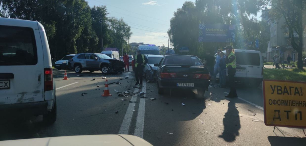 Після масштабної ДТП на перетині вулиць Довженка та Дорошенка, там змінили схему руху