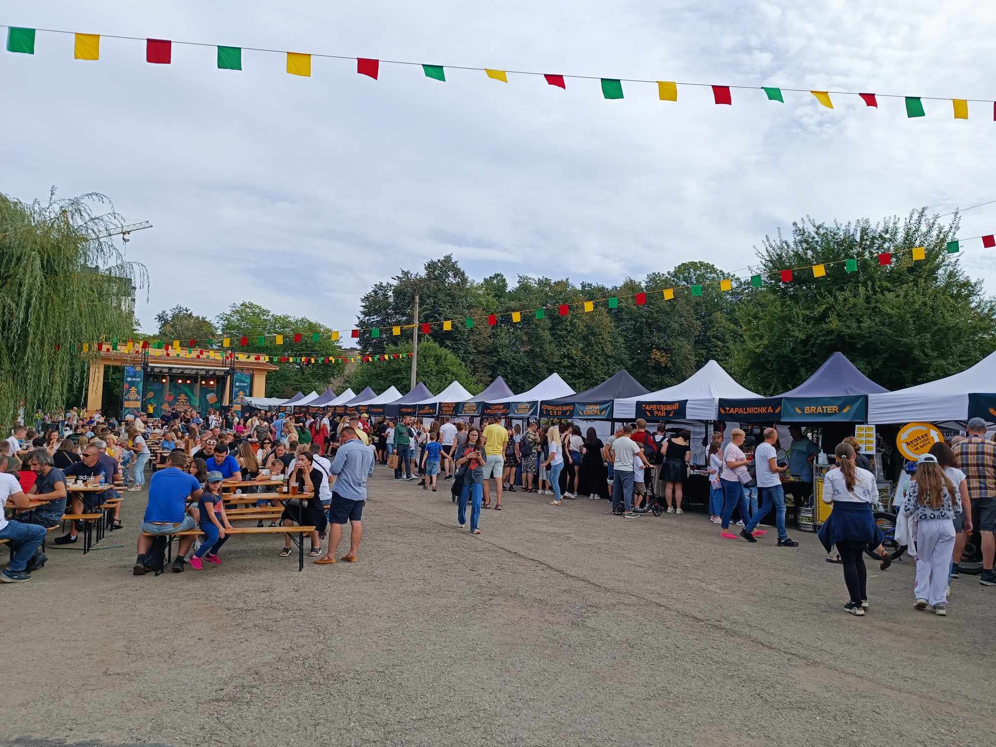 Фестиваль українських крафтярів Local Farmer Fest в Івано-Франківську (ФОТО)