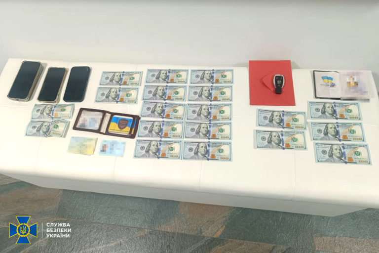 Начальника калуського ТЦК і СП підозрюють у системному хабарництві: поліція та СБУ (ФОТО)