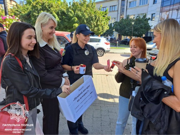 У Франківську курців цукерками заохочували відмовитися від паління (ФОТО)