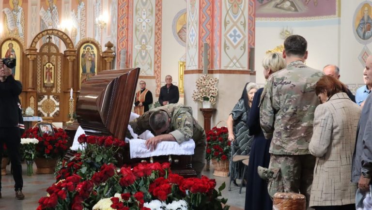 У Коломиї в останню путь провели нардепа Андрія Іванчука (ФОТО)