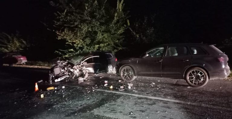 ДТП на Калущині: “Мерседес” врізався у дві автівки (ФОТО)