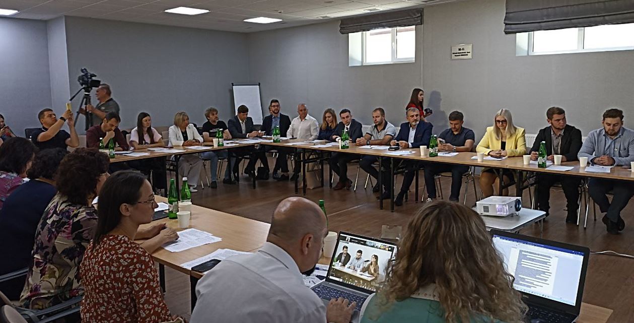 У Франківську радилися, як відновлювати економіку на звільнених територіях (ФОТО)