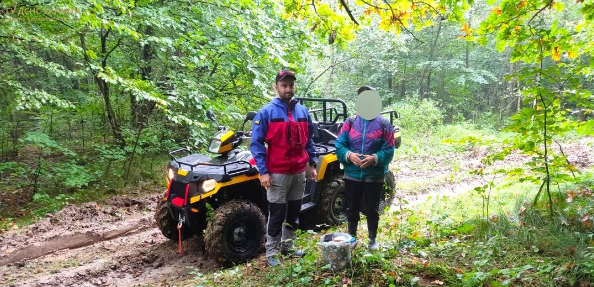 Надзвичайники відшукали калушанку, яка збирала гриби у лісі та заблукала