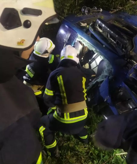 Вночі у Тлумацькій громаді перекинулося вантажне авто (ФОТОФАКТ)