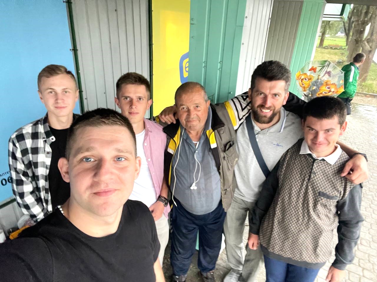 З білими сорочками та молитвою: франківські семінаристи відвідали Будинок нічного перебування (ФОТО)