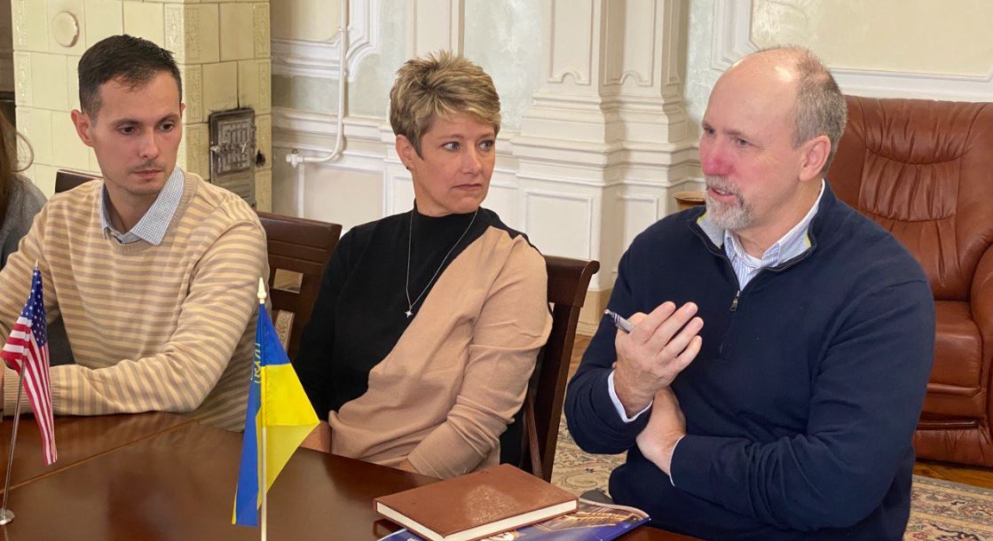 На Прикарпатті планують відкрити клініку психологічної реабілітації для дітей, які постраждали від війни