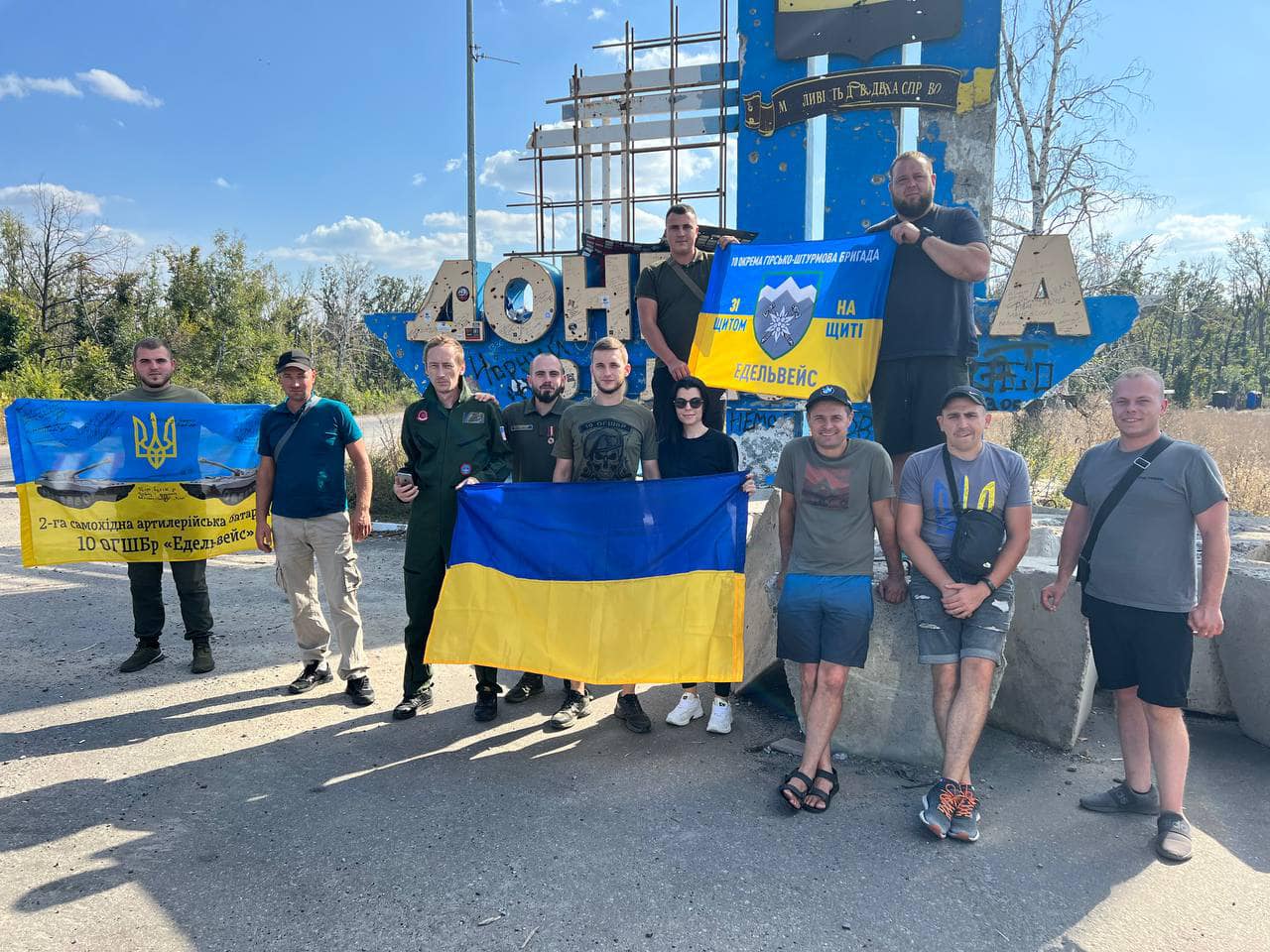 Франківський волонтер Стас Ковановський привіз на фронт дрони, старлінки та генератори