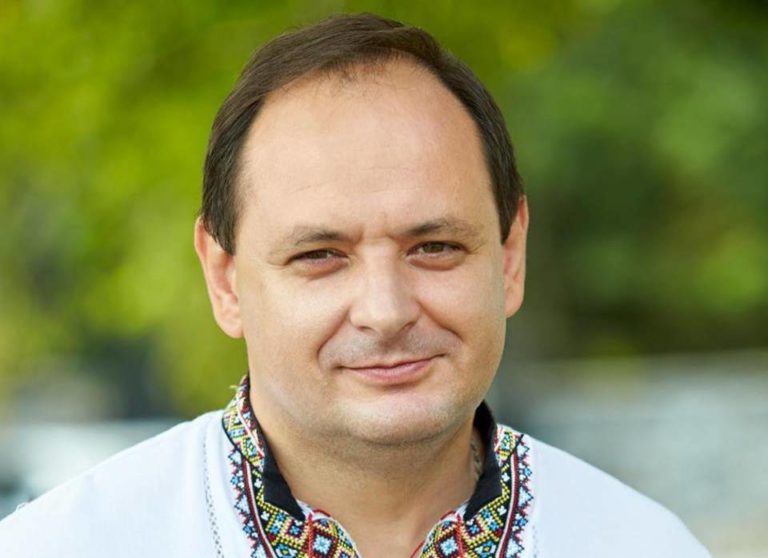 Ви дорога Господня дитина, – соцмережі в захваті від аватарки Марцінківа у вишиванці