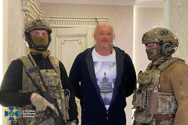 На Прикарпатті знешкодили рекетирів, які вибивали гроші з людей і погрожували “відправити їх на нуль” (ФОТО)