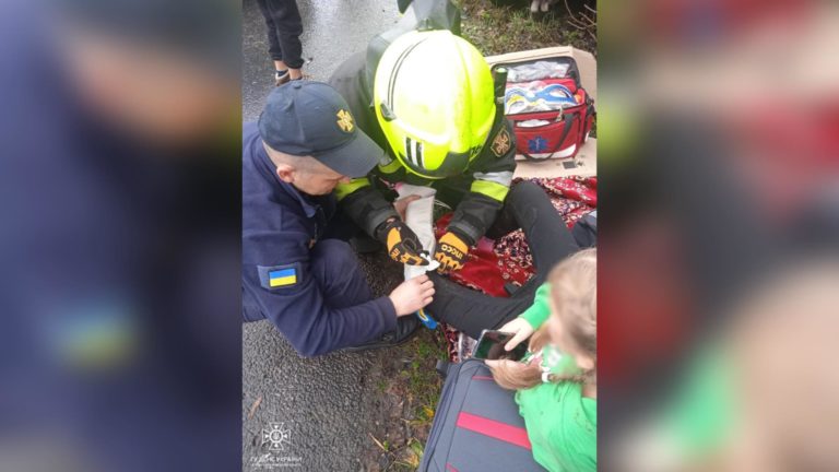 На Рогатинщині у ранковій ДТП постраждали семеро осіб, з них п’ятеро — діти (ФОТОФАКТ)