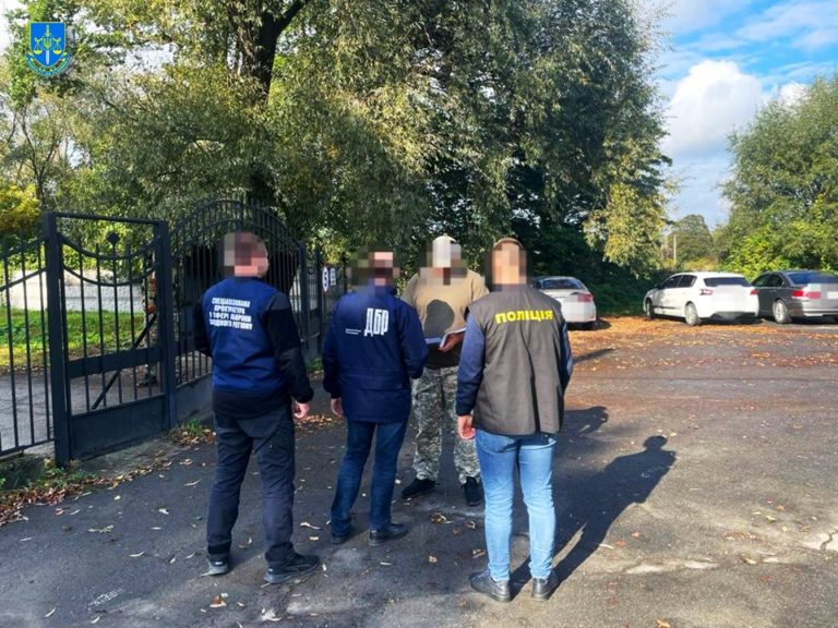 Капітан обласного ТЦК отримав підозру за “фейкову” службу футболістів і тренерів “Прикарпаття” (ФОТО)