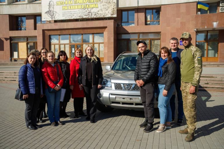 Новоствореному  батальйону з Прикарпаття передали необхідну техніку та авто (ФОТО)