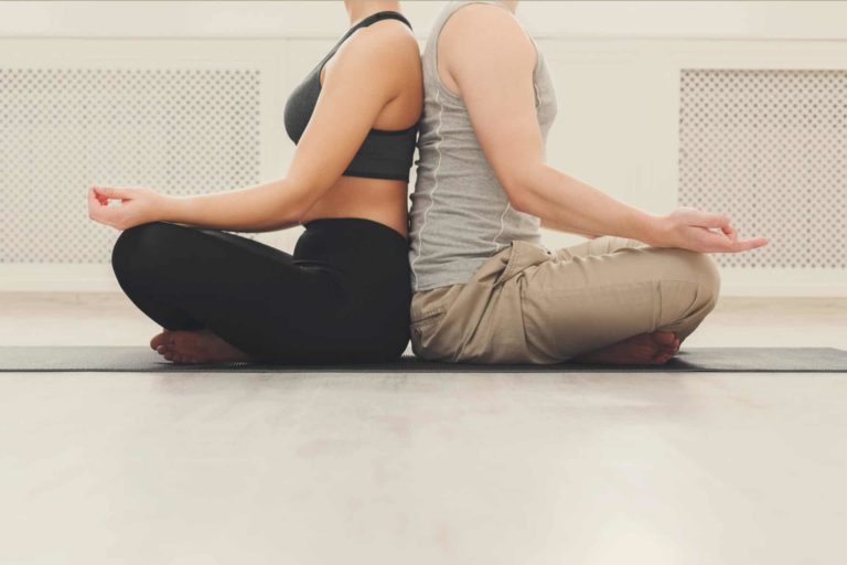 Здоров’я з ніг до голови: чому ортопедичні устілки та корсети є ключем до комфорту