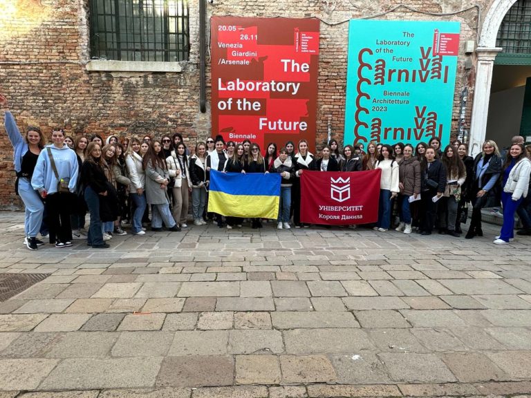 Франківські студенти відвідали найбільшу архітектурну виставку світу «Biennale Architettura 2023» (ФОТО)