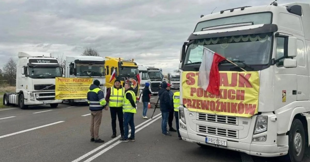 Прем’єр Польщі підтримав польських страйкарів, які блокують кордон з Україною