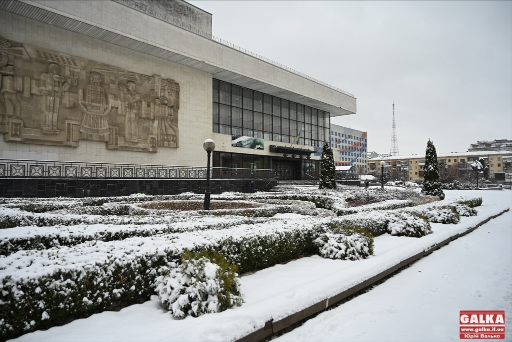 У березні Франківський драмтеатр покаже 34 вистави: серед них 4 прем’єри (АФІША)