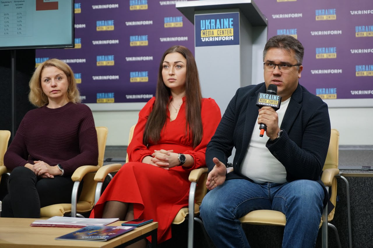 Майже кожен другий ветеран вважає, що суспільство не поважає таких, як він: опитування