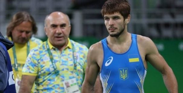 Президент нагородив калуського волонтера Андрія Квятковського відзнакою “Золоте серце”
