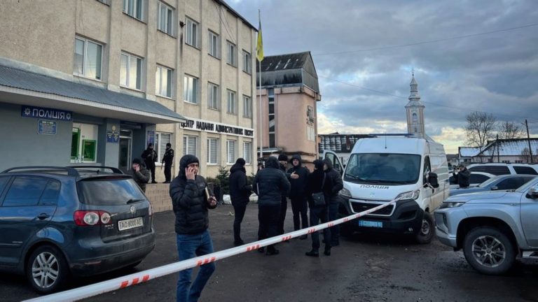 Підрив у сільраді на Закарпатті: депутат залишив записку — МВС