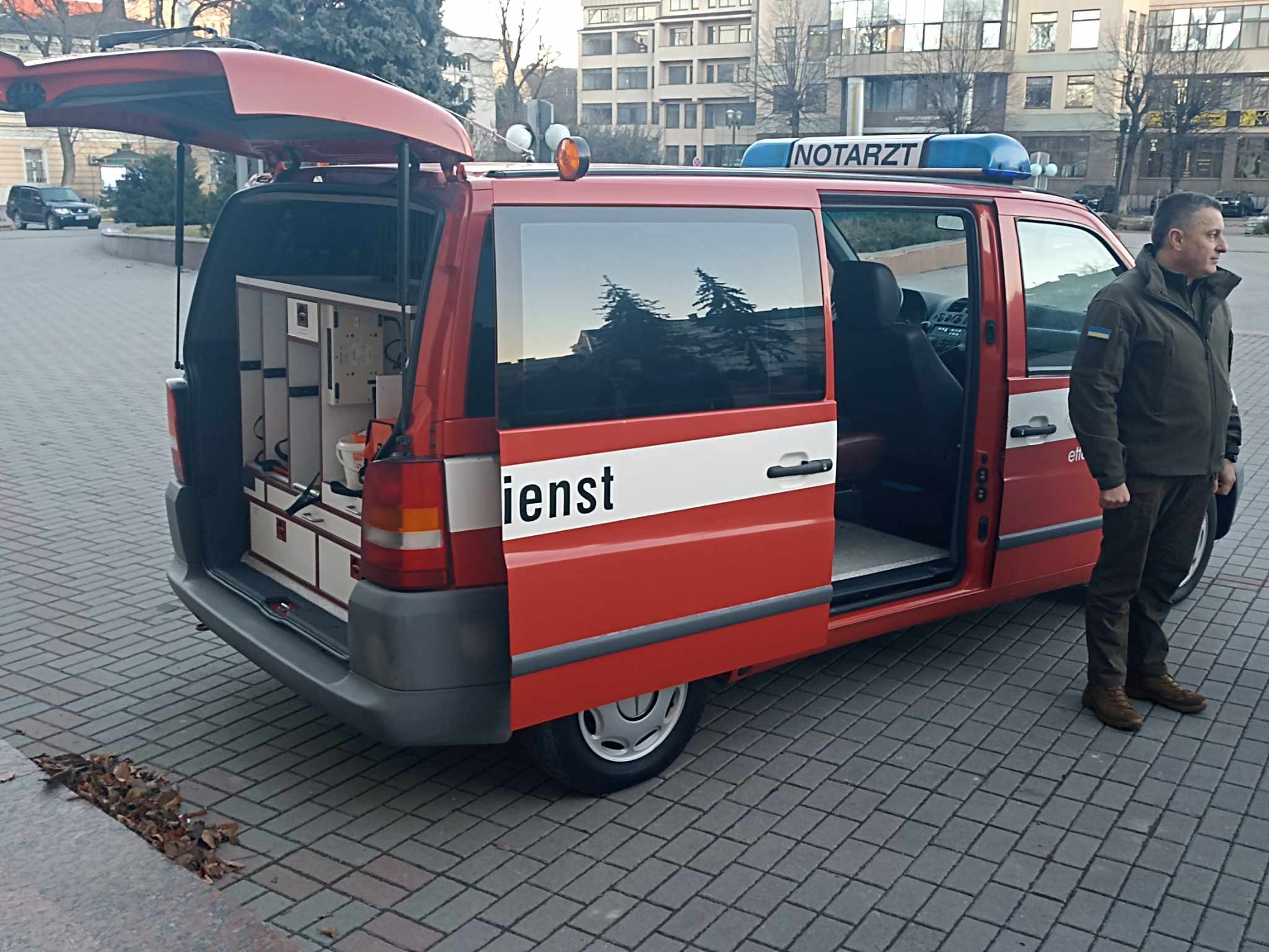 Захисникам з прикарпатського батальйону передали автомобіль “швидкої допомоги” (ФОТО)