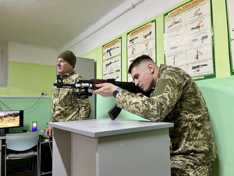 У коломийському ліцеї №5 відкрили оновлені класи іноземних мов та захисту Вітчизни