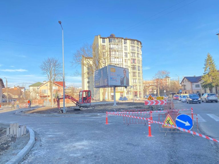У Франківську тендер на озеленення кільцевої розв’язки виграла дружина заступника мера