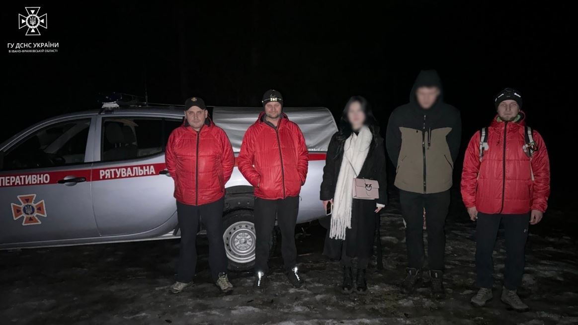 Двоє мандрівників заблукали поблизу Скель Довбуша
