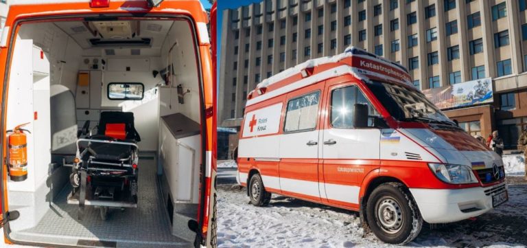 У госпіталь на Прикарпатті, де лікуються та реабілітуються військові, передали “швидку” – ОДА (ФОТО)