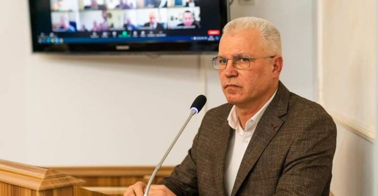 У сім’ї екскерівника “Доріг Прикарпаття” у 2022 році з’явились будинок, авто та понад мільйон держзарплати