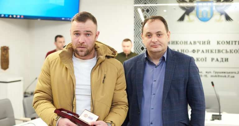 Державні нагороди отримали прикарпатські військові Віталій Ткачук та Любомир Тимчук (ФОТО)