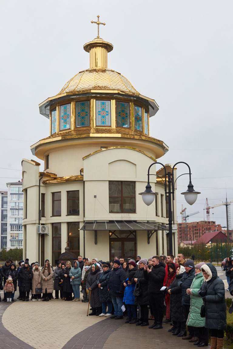 В Крихівцях відкрили анотаційну дошку захиснику Тарасу Процаху (ФОТО)