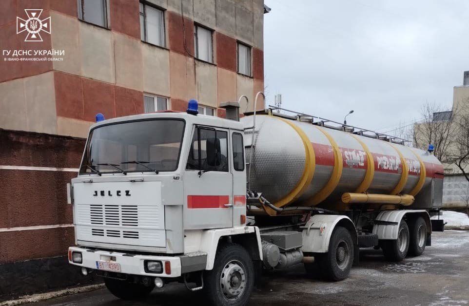 Прикарпатські рятувальники отримали два автомобілі від польських та німецьких партнерів (ФОТО)