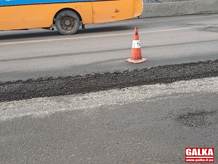Наступного року постелимо кілька шарів асфальту на старому мості у Пасічну — Марцінків