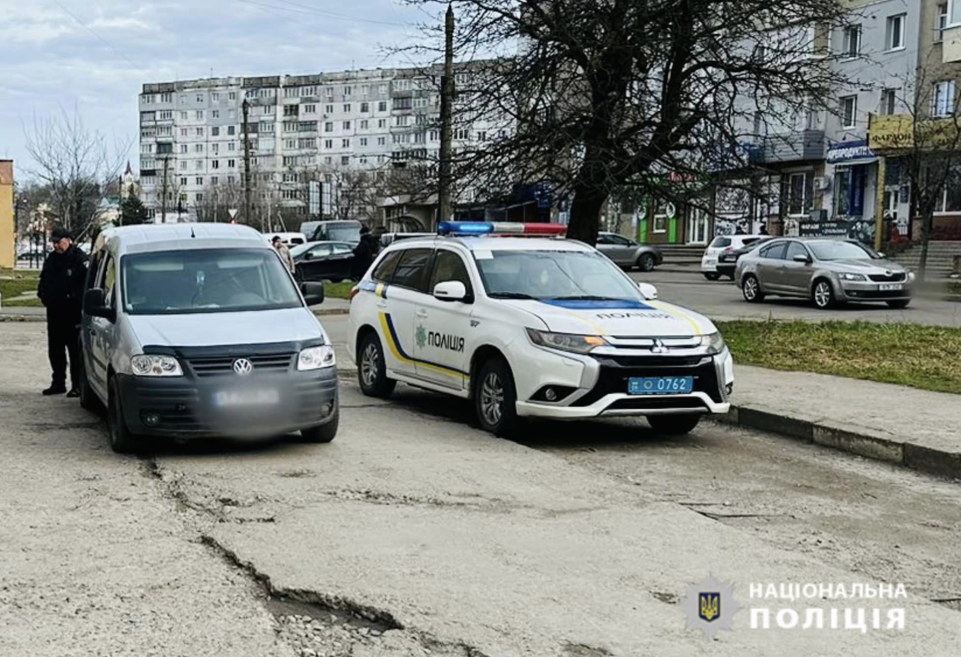 У Калуші авто наїхало на жінку: вона в лікарні (ФОТО)