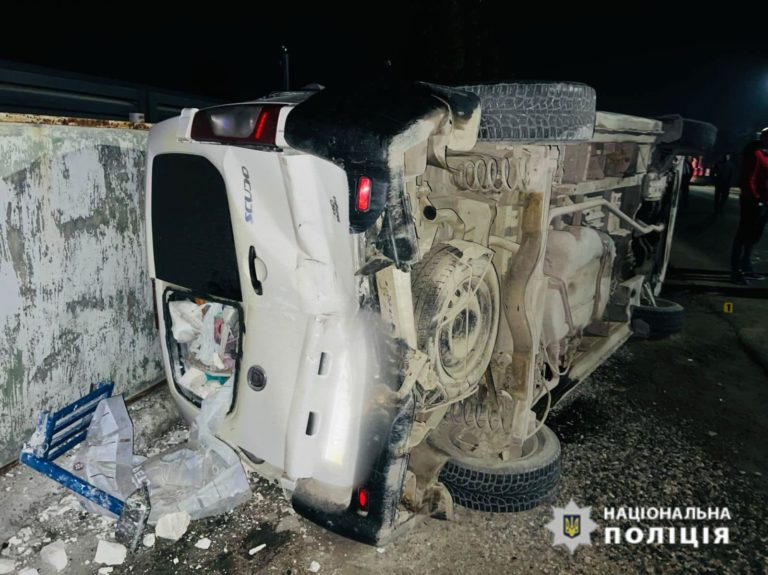 Під Косовом п’яний керманич врізався в авто. Водій останнього у лікарні (ФОТО)