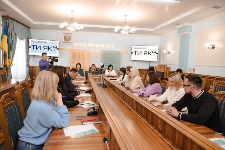 Прикарпатським медійникам провели тренінг зі стресостійкості (ФОТО)