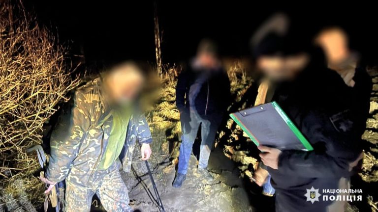 Мав понад 1300 набоїв та гвинтівку: у Косові викрили чоловіка, який незаконно зберігав зброю (ФОТО)