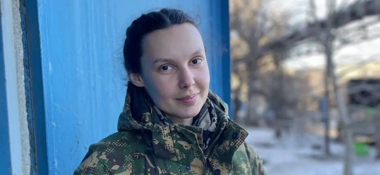 “Жінки в армії – це про привернення зайвої уваги”, – прикарпатка Христина “Кудрява” про дискримінацію, мобілізацію та проблеми, з якими стикаються жінки в армії