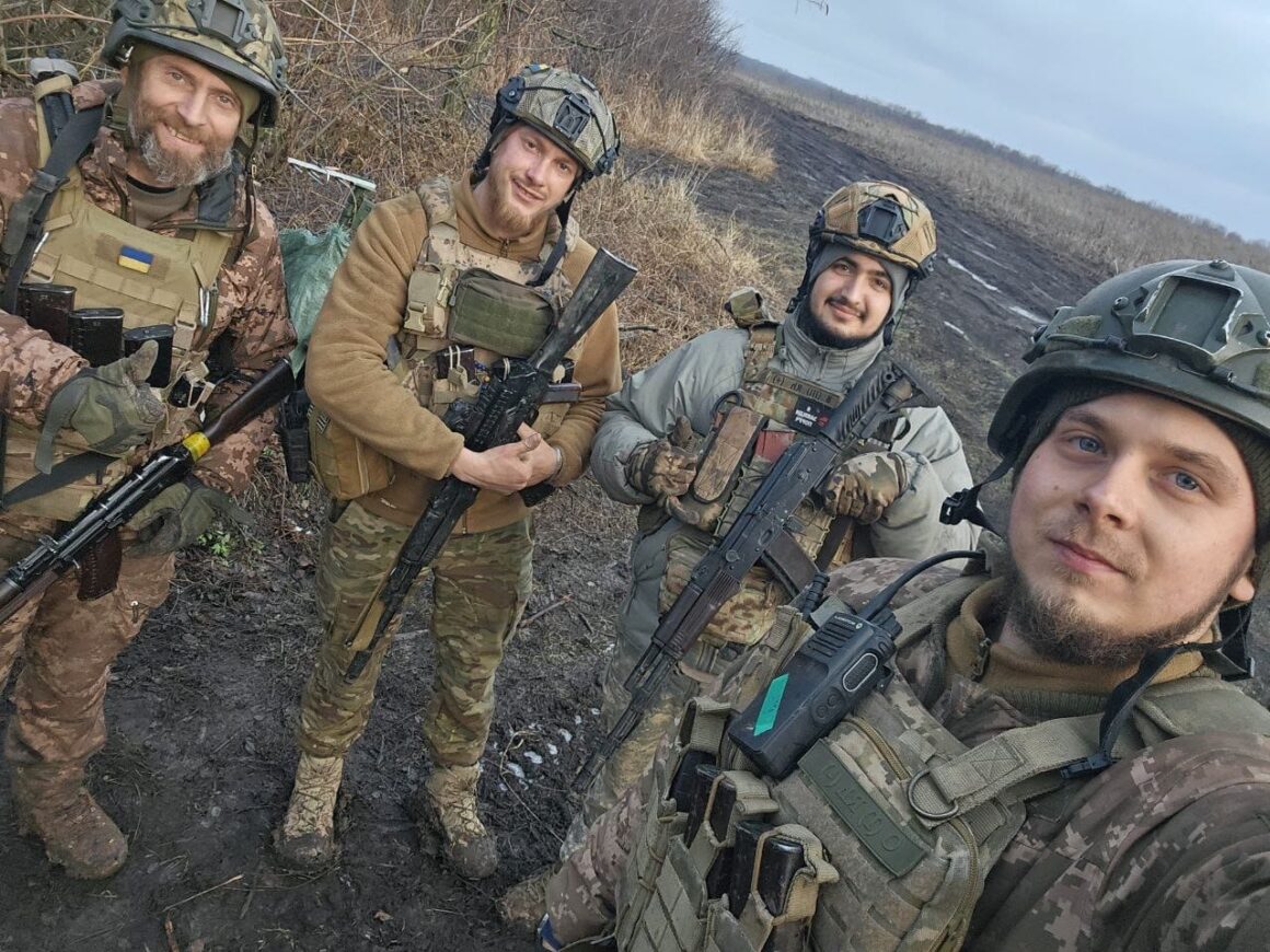 “Тримаємо ворога у постійній напрузі”, — пілот FPV-дронів 108 ОГШБ на позивний Електронік