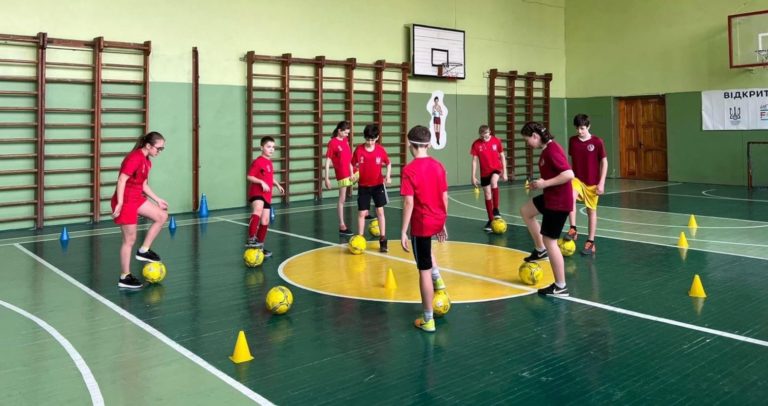 “Дружба мотивує дітей і дає віру в себе”: у Калуші стартував другий цикл занять в інклюзивній футбольній секції області