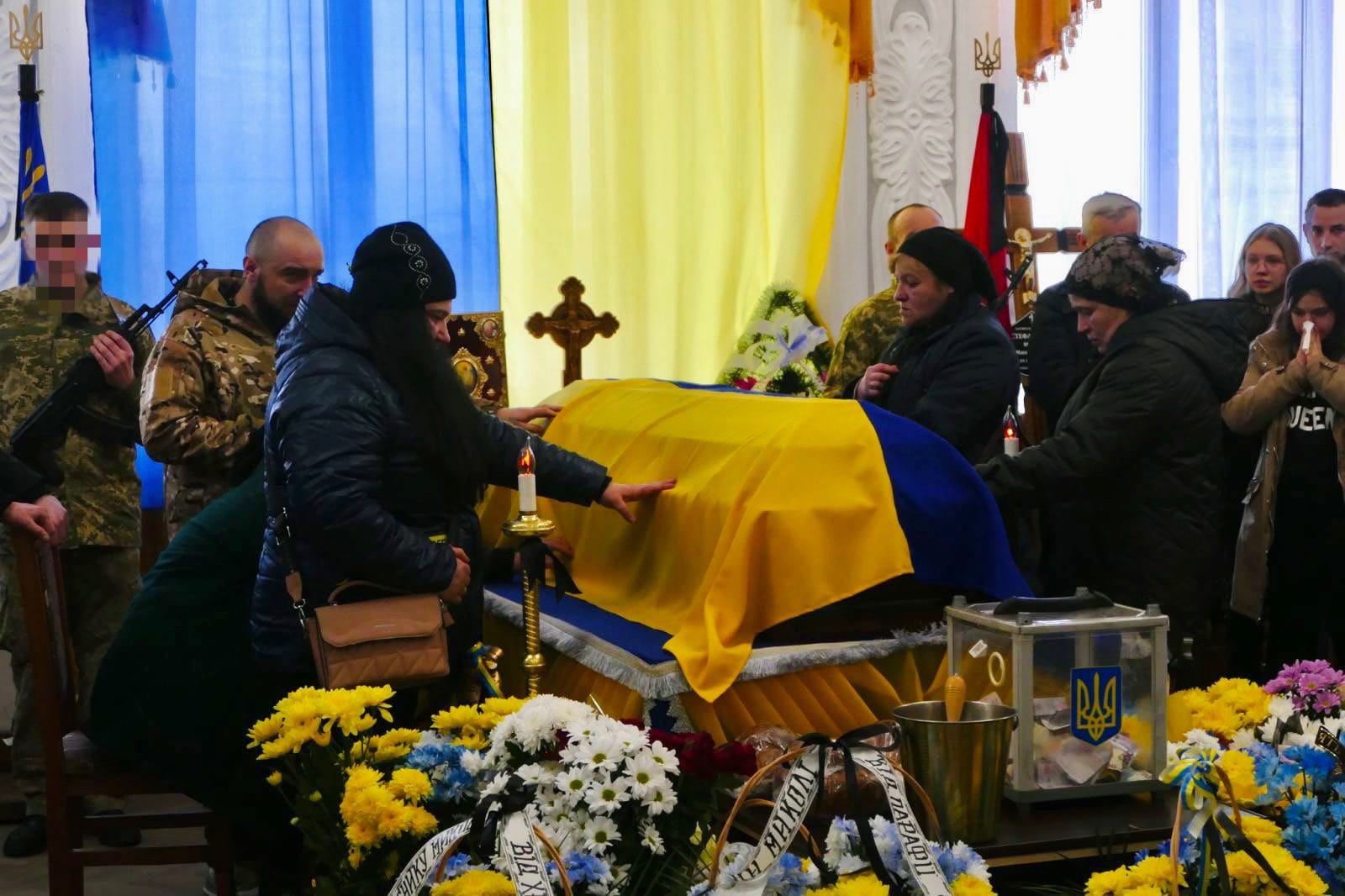 Калущина провела в останню путь захисника Миколу Стефанишина (ФОТО)