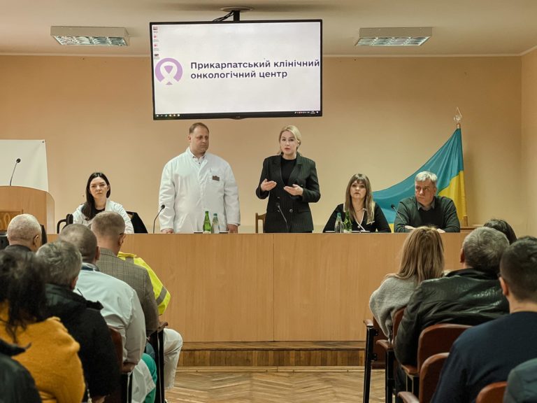 Рак на Прикарпатті: на що найчастіше хворіли жінки та чоловіки у 2023 році (СТАТИСТИКА)