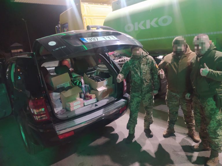 Волонтери з села на Калущині від початку року передали на фронт п’ять автівок (ФОТО)