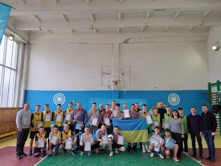 У Надвірній пройшов другий етап змагань з волейболу серед юнаків (ФОТО)