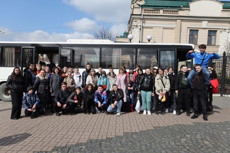 В оздоровчий заклад на Прикарпатті прибули 42 дітей із прикордонної зони Сумщини