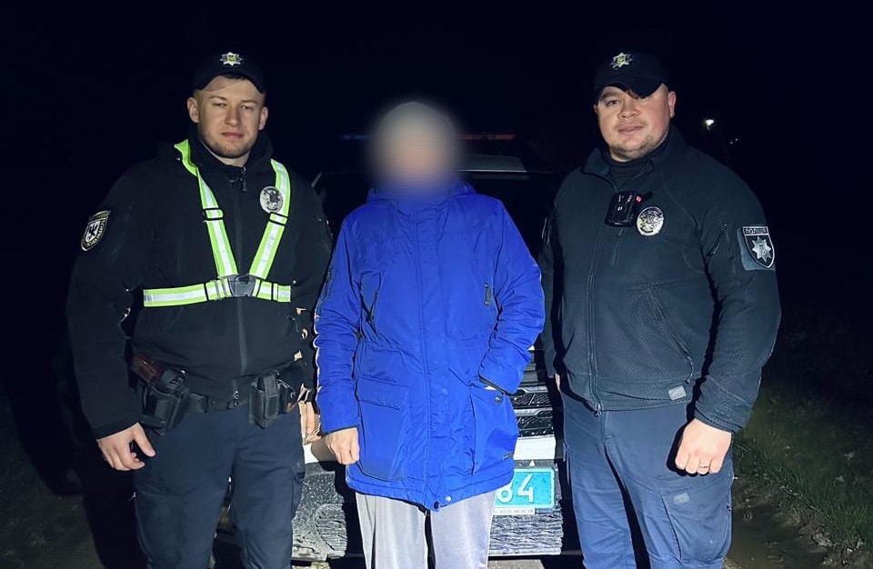 Посварилася з чоловіком і пішла з дому: поліція дві години шукала калушанку в лісі (ФОТОФАКТ)