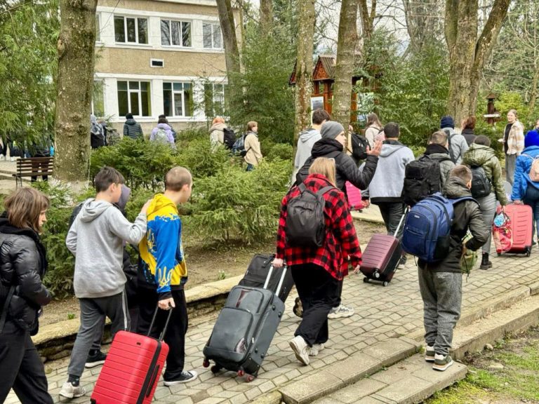 Харківські діти приїхали відпочити та оздоровитися на Прикарпаття (ФОТО)