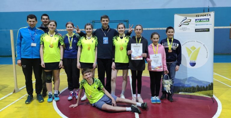 У Франківську провели перший офіційний чемпіонат області з бадмінтону (ФОТО)