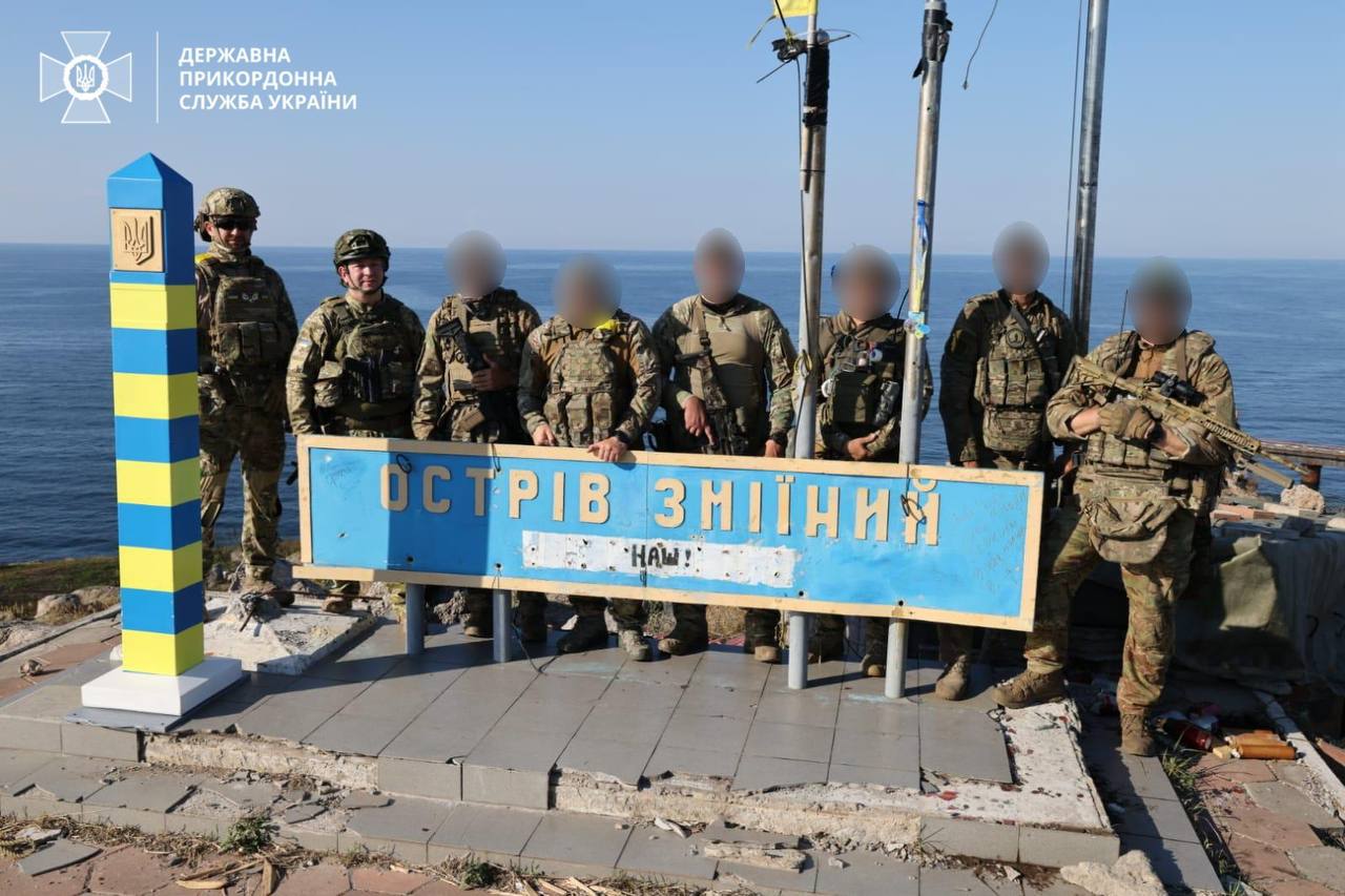 Держприкордонслужба хоче зареєструвати фразу про російський корабель як торговельну марку. У ЄС виступають проти